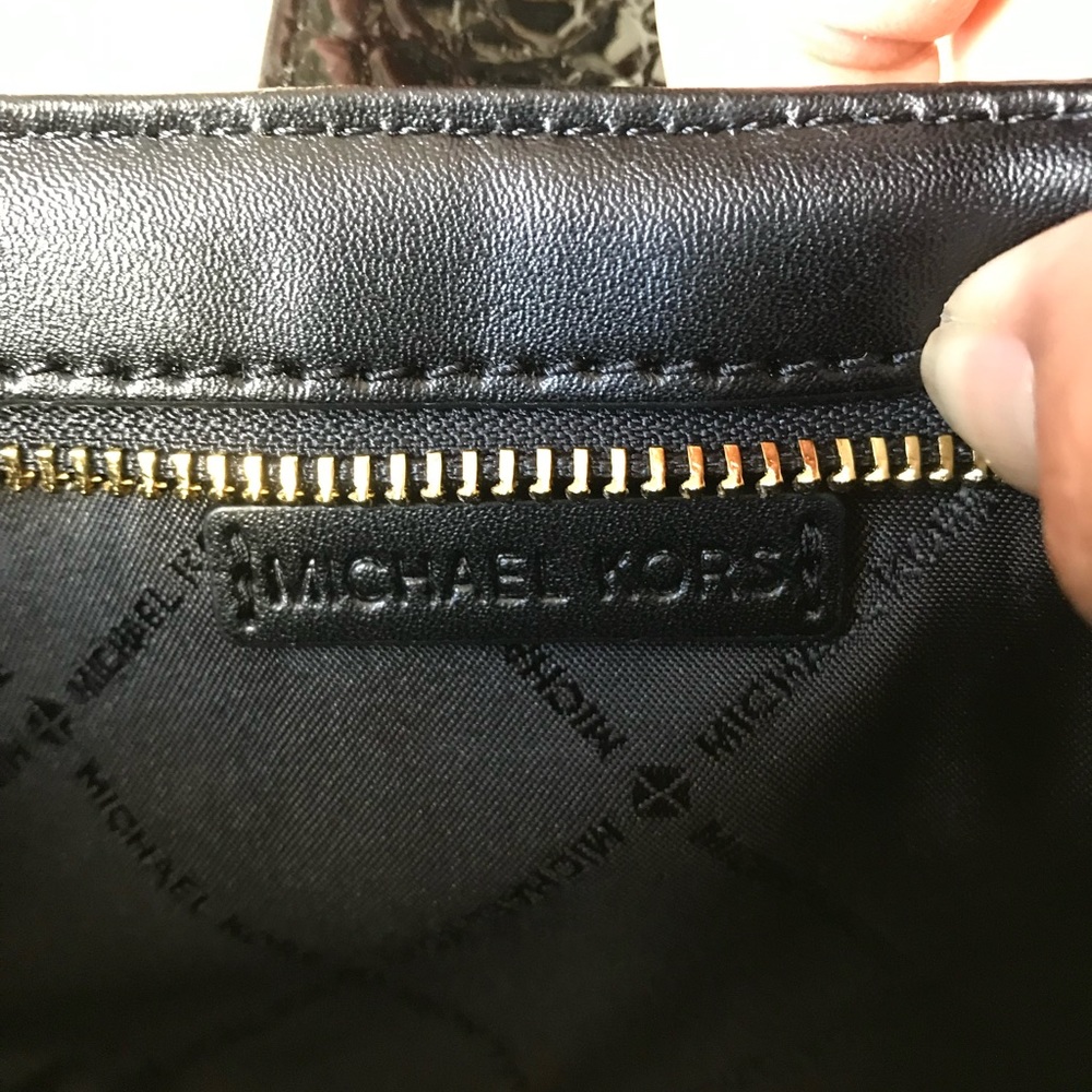 🌼Michael Kors Purse - Picture 12 of 15